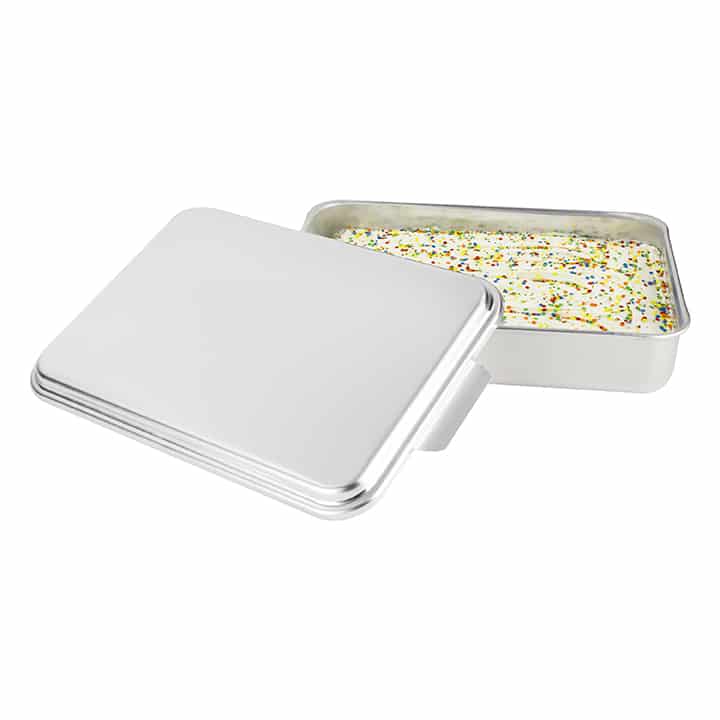 9 x 13 Aluminum Cake Pan with Red Lid - Merry Christmas