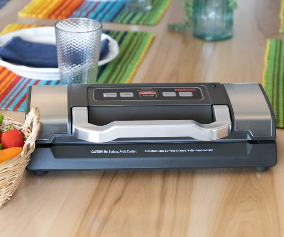 Deluxe Vacuum Sealer VS09 NESCO