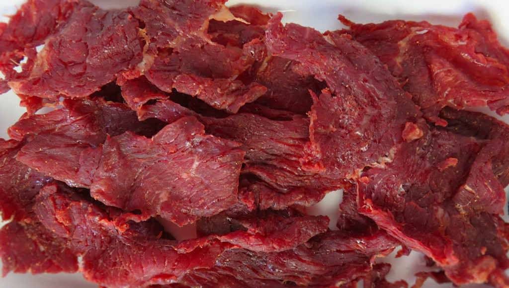 Read more about the article Sous Vide Pepper and Garlic Jerky on the Nesco Snackmaster Pro