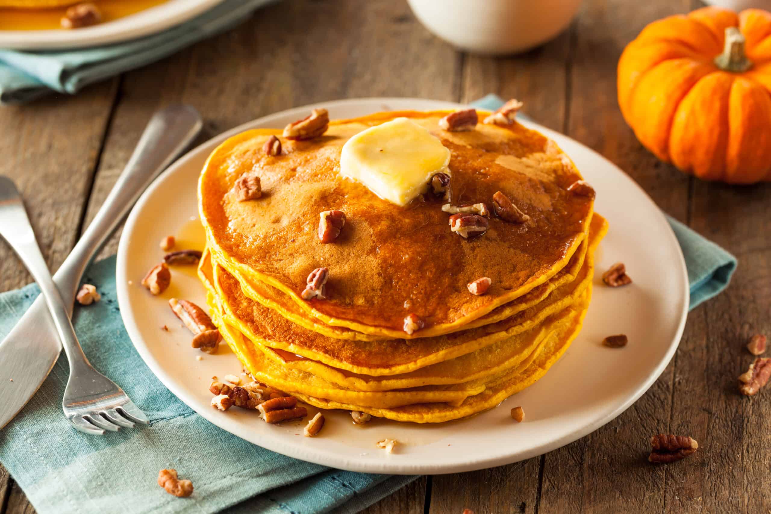 Read more about the article Pumpkin Pecan Pancakes