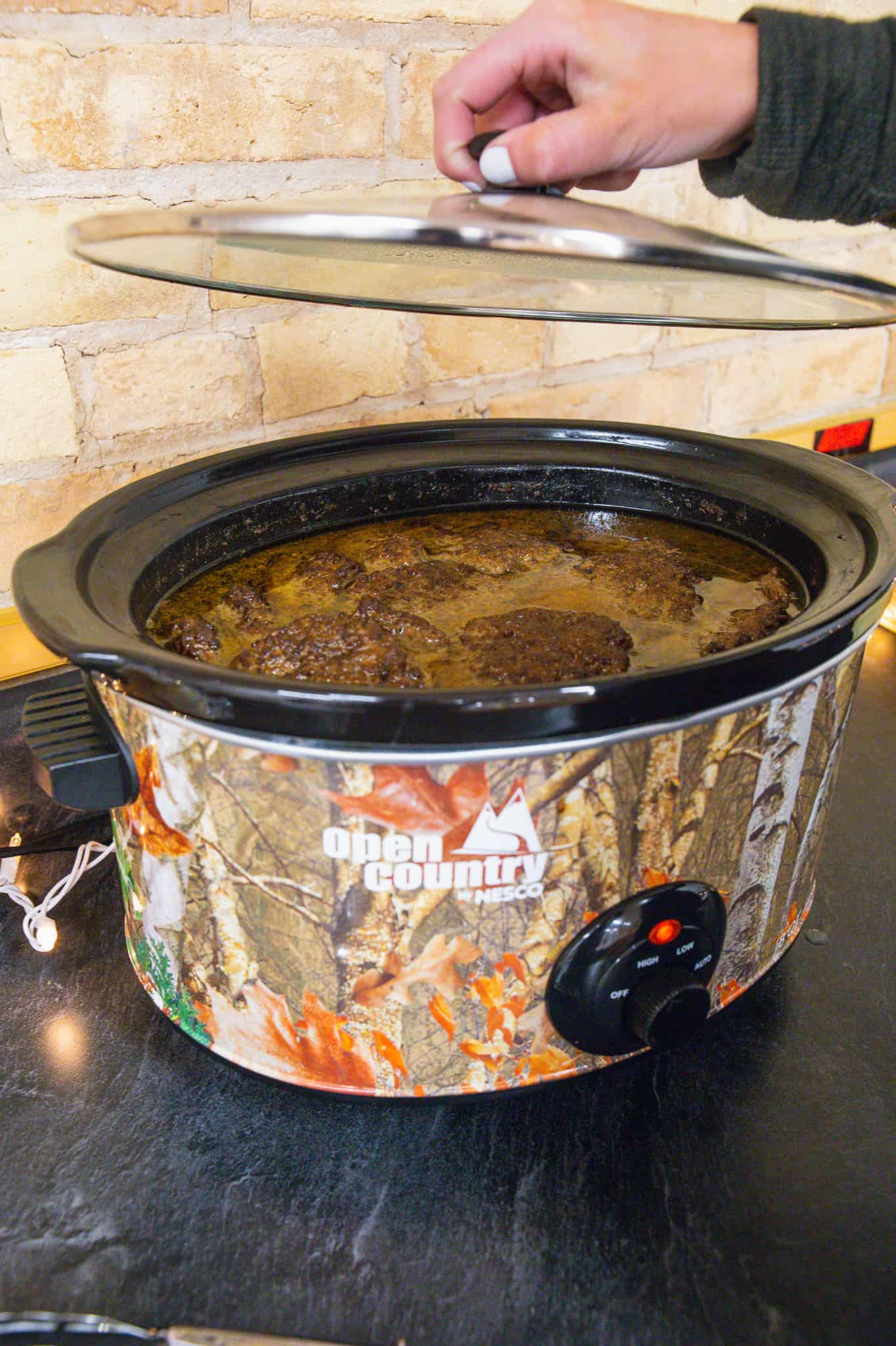 Read more about the article Slow Cooker Burgers in Gravy