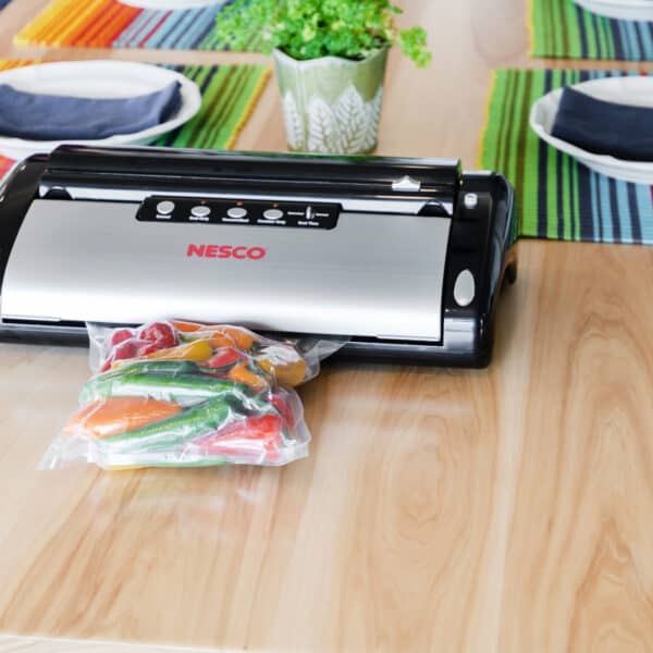 Vacuum Sealer (Black) NESCO®
