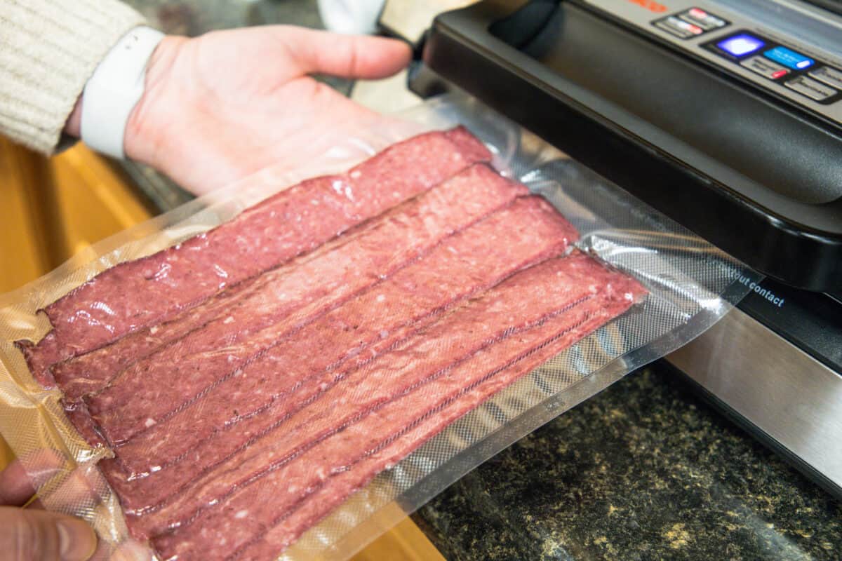 7 Best Food Vacuum Sealers 2023