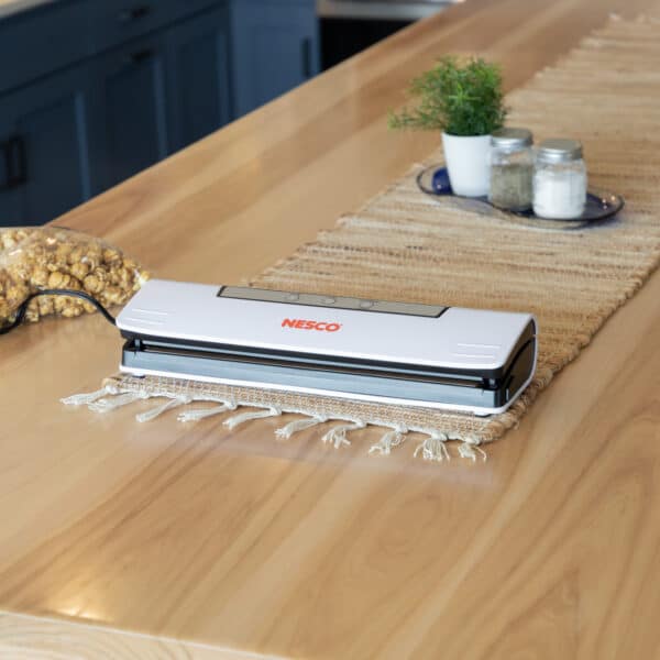 Classic Vacuum Sealer NESCO