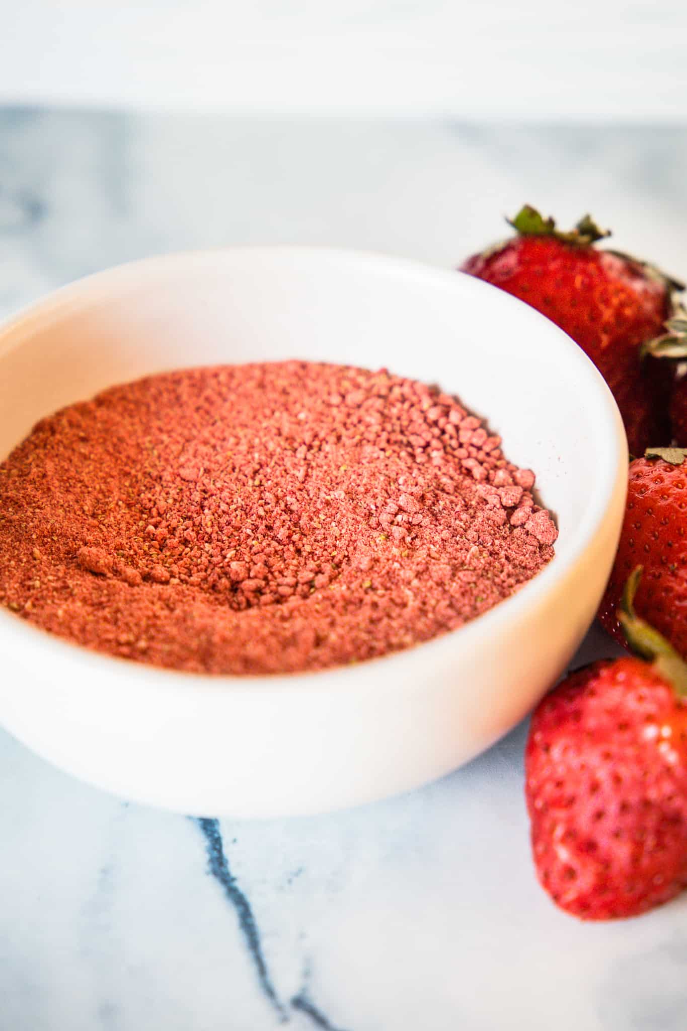 Read more about the article Strawberry Powder (Dehydrated Strawberries)